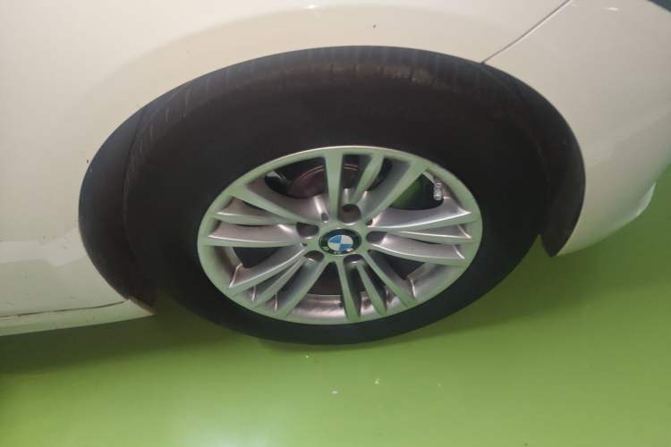 Used BMW 3 Series 2015 320Li Fashion Model
