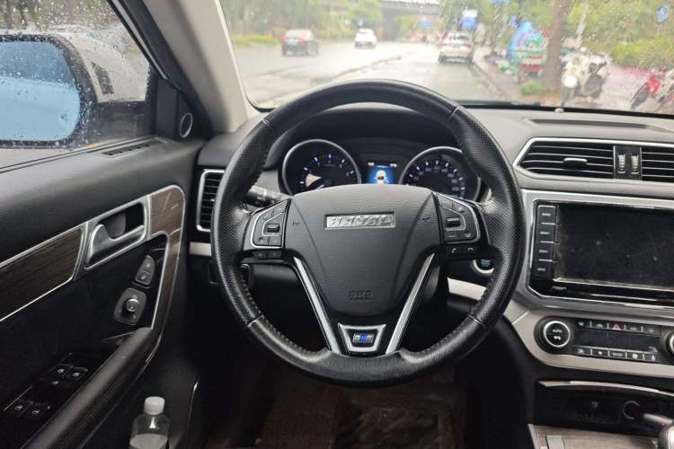 Used Haval H6 Coupe 2015 Blue-Label Facelift 2.0T Manual Two-Wheel Drive Urban Version