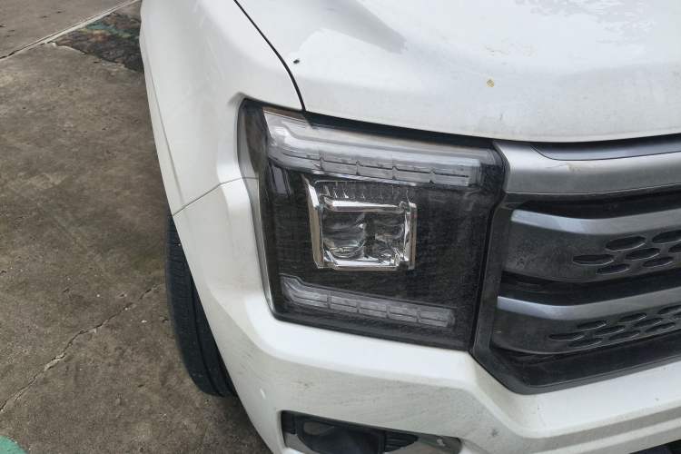 Used JMC DaDao 2023 All-Purpose Model 2.3T Diesel Automatic Two-Wheel Drive Standard Wheelbase Comfort Edition
