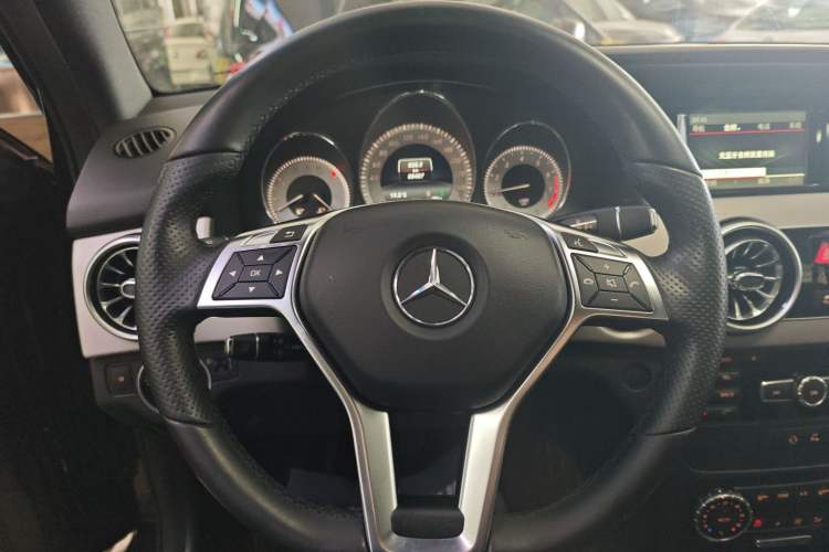 Used Mercedes-Benz GLK-Class 2015 GLK 260 4MATIC Dynamic Edition Ultimate Version
