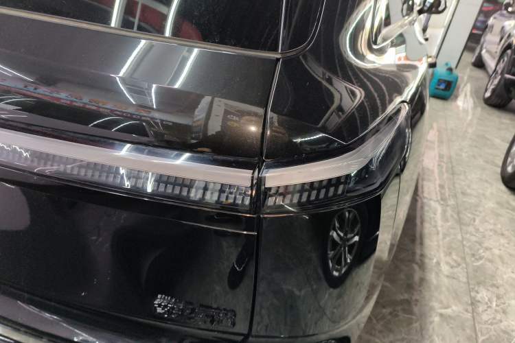 Used ONVO Luxeed L90 2025 Model—Ultra Six-Seater Version