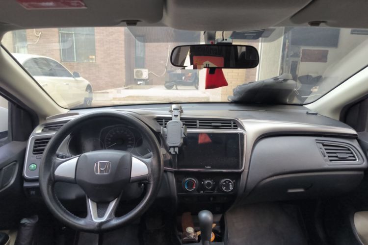 Used Honda City 2017 1.5L CVT Comfort Version Center Console