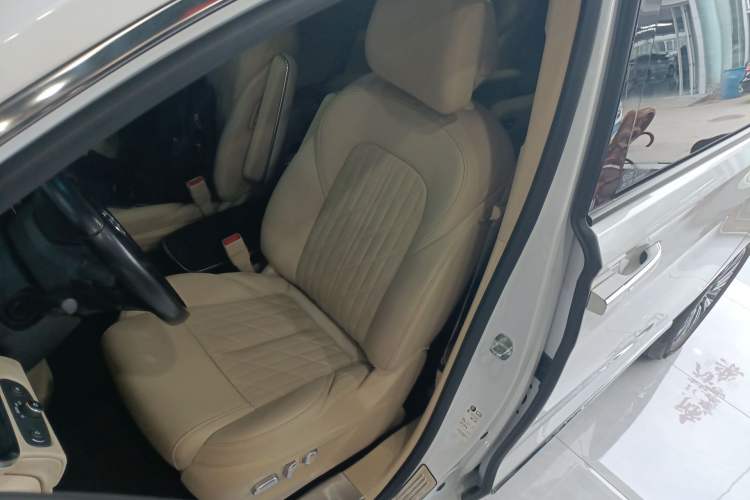 Used Buick GL8 2022 ES Land Cruiser 653T Luxury Model
