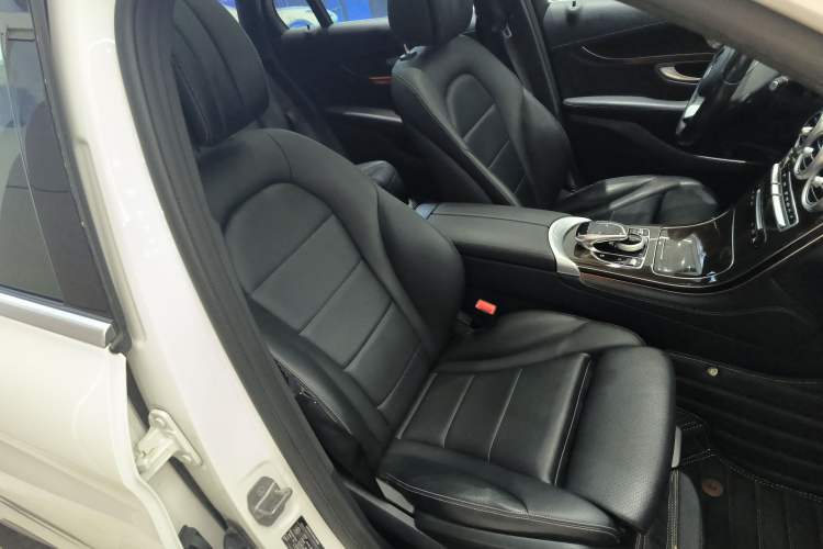 Used Mercedes-Benz GLC 2019 GLC 260 L 4MATIC Dynamic Model