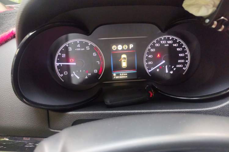 Used Dongfeng Aeolus AX7 2018 Classic 1.6T Automatic Luxury Model Odometer Close Up