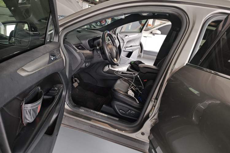 Used Lincoln MKC 2017 2.0T Two-Wheel Drive Deluxe Edition