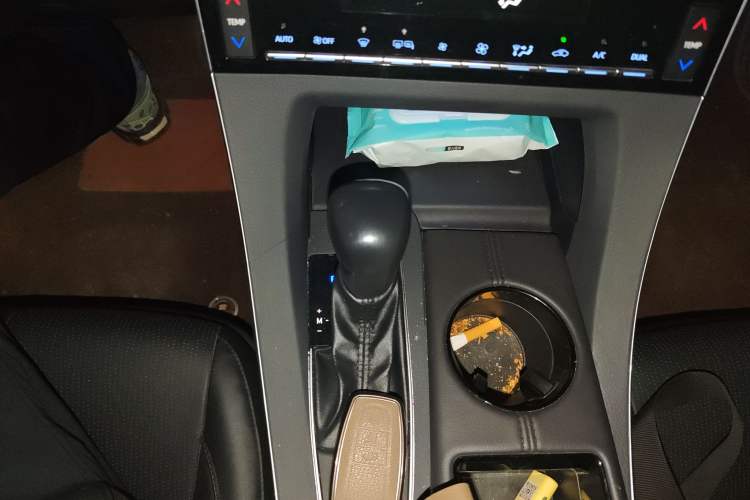 Used Toyota Avalon 2019 2.0L XLE Premium Edition China VI