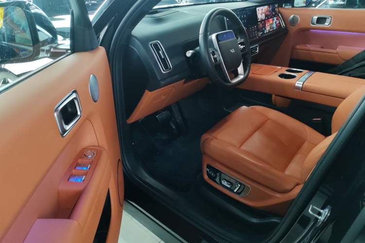 Used Li Auto L8 2024 Pro Model
