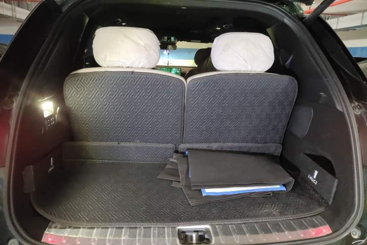 Used Lynk & Co 09 EM-P 2024 2.0TD EM-P Four-Wheel Drive ULTRA Six-Seater
