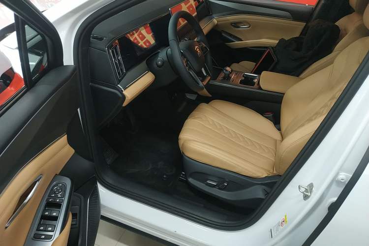 Used BYD Song L DM-i 2024 160km Beyond Edition
