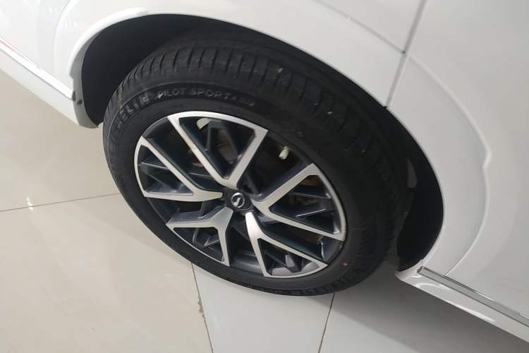 Used GAC Trumpchi ES9 2024 PHEV with 143 km Max