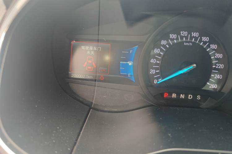 Used Ford Edge 2016 EcoBoost 245 Two-Wheel-Drive Titanium 7-Seater Odometer Close Up