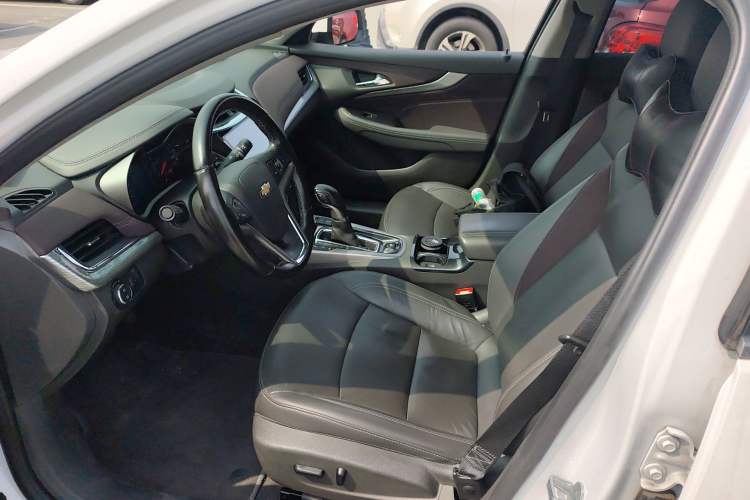 Used Chevrolet Malibu 2017 1.5T Automatic Luxury Edition Left Front Seat