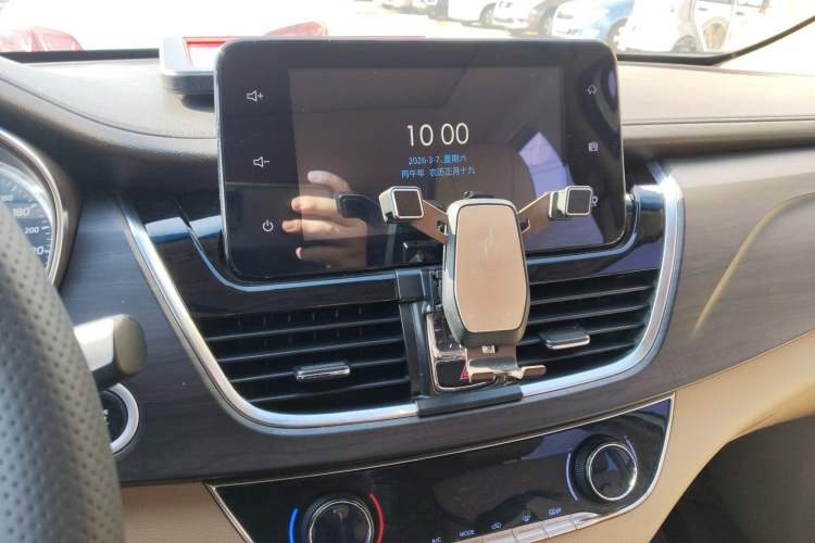 Used Baojun 730 2017 1.8L iAMT Prestige Version 7 Seats