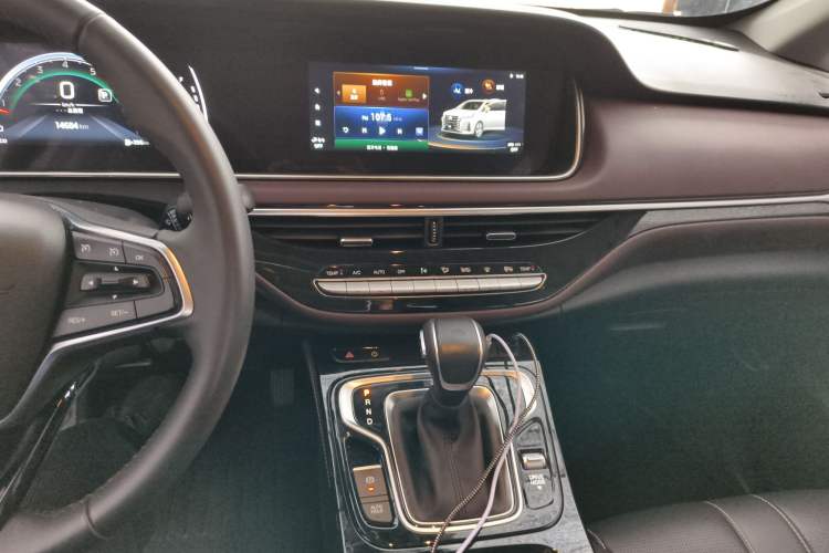 Used GAC Trumpchi M6 2023 PRO 270T DCT Luxury Edition
