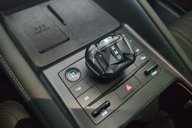 Used BYD Song L EV 2025 Intelligent Driving Version 662 km LiDAR Excellence Edition
