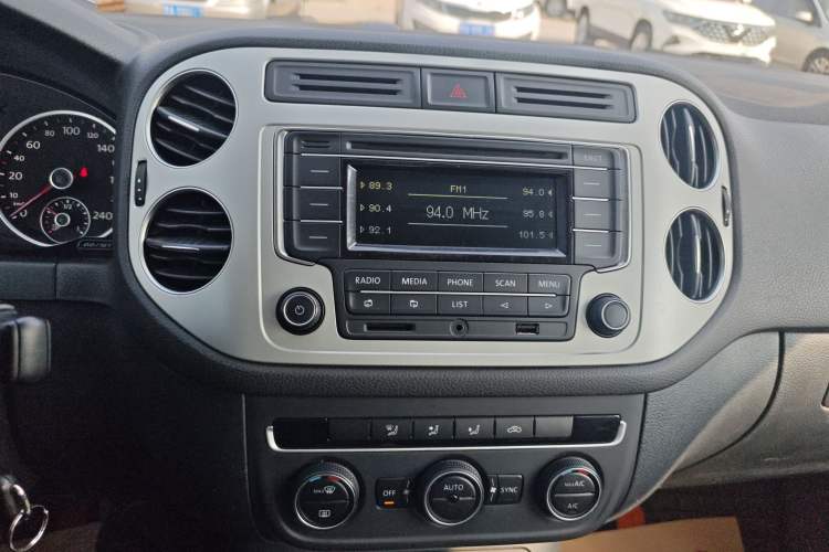 Used Volkswagen Tiguan L 2015 1.8TSI Automatic Two-Wheel Drive Comfort Edition
