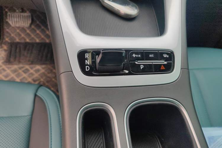 Used Geely Galaxy Geome 2025 310km Youth Edition Gear Lever