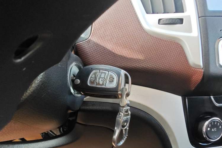 Used HYOSOW H3 2015 1.5L manual Comfort trim level