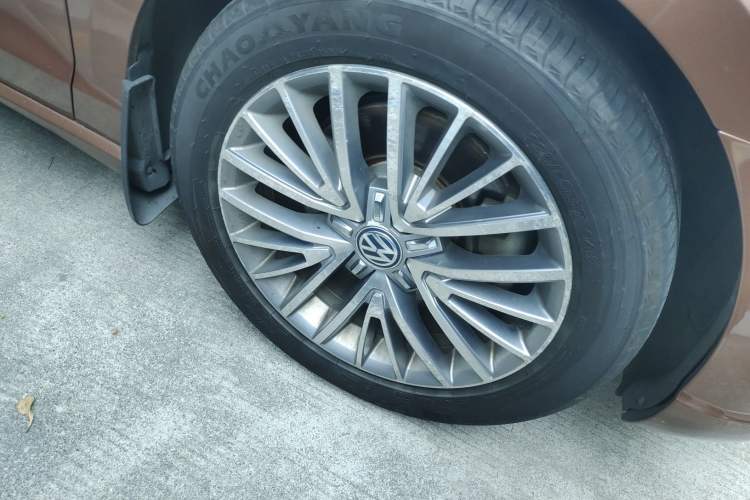 Used Volkswagen Lamando 2015 330TSI DSG Luxury Edition