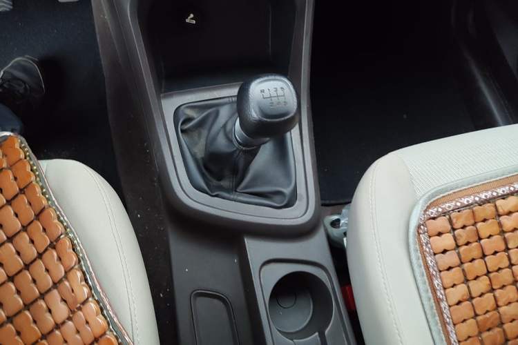 Used Wuling Hongguang V 2022 1.5L Jingqu Edition Electric-Assist LAR Gear Lever