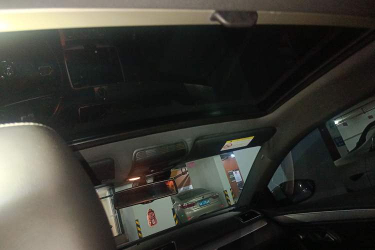 Used Volkswagen CC 2015 1.8TSI Luxury Model Headliner