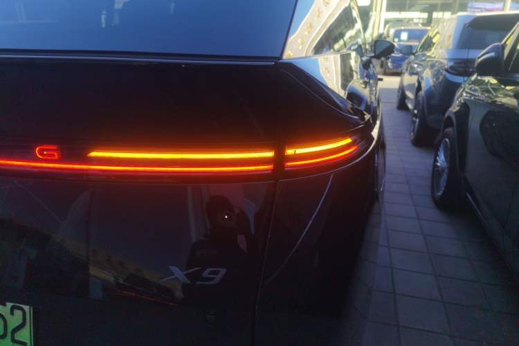 Used XPeng X9 2025 740 Ultra-Long Range Max