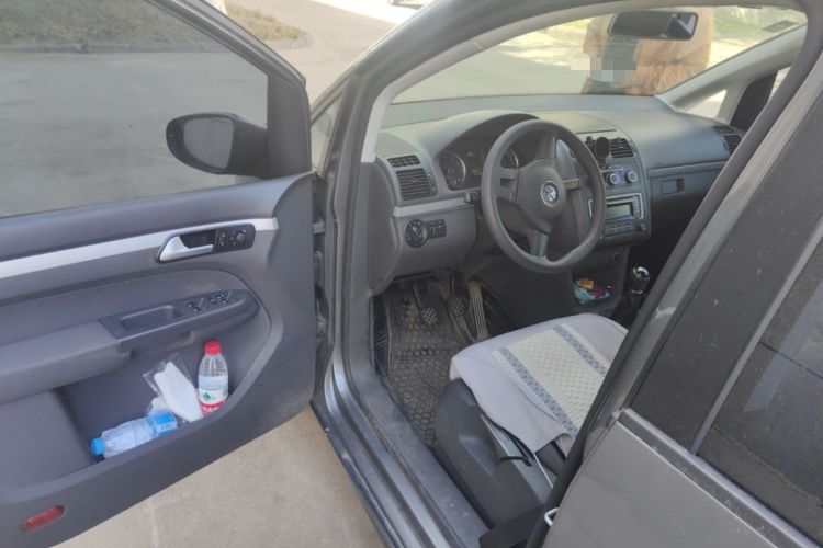 Used Volkswagen Touran 2015 1.4T Manual Fashion Edition 5-Seater Driver Seat