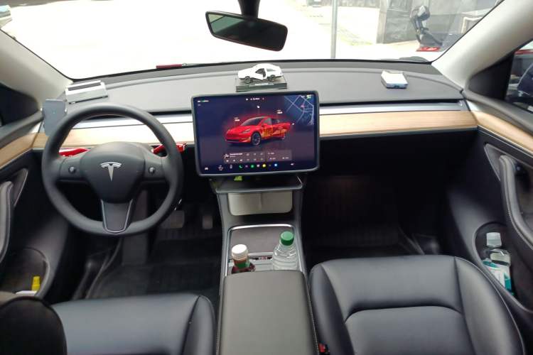 Used Tesla Model Y 2022 Rear-Wheel-Drive Version