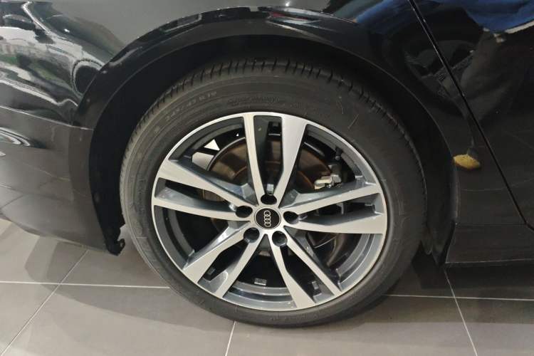 Used Audi A6L 2022 40 TFSI Luxury Dynamic Model Right Rear Wheel Hub