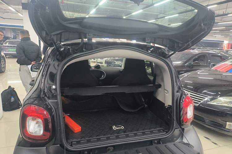 Used smart fortwo 2018 1.0L 52kW Hardtop Passion Edition China V Standard
