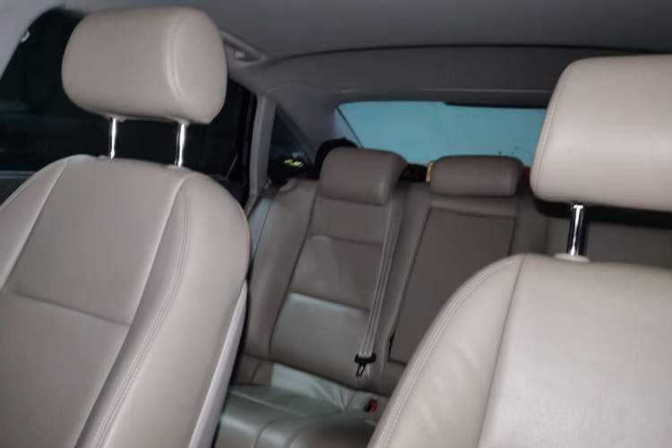 Used Audi A6L 2011 2.0 TFSI automatic Comfort trim Headliner