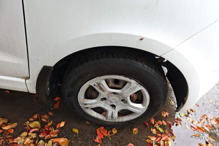 Used Dongfeng Fengon 330 2014 1.5L Manual Standard Edition DK15-02
