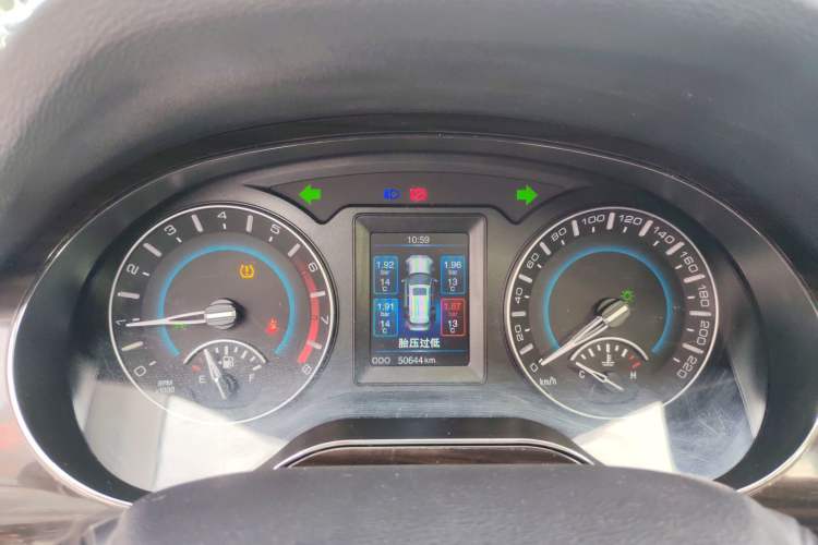 Used Haval H2 2016 Red-Label 1.5T Manual Two-Wheel Drive Luxury Model