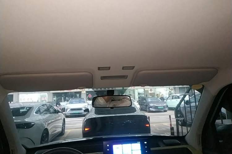 Used Geely Galaxy Panda 2024 Panda Mini 200km Endurance Bear Headliner