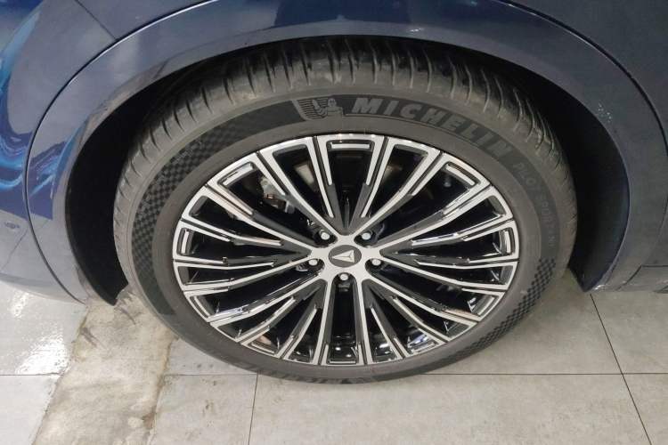 Used Deepal S09 2025 Four-Wheel Drive Ultra+ Custom Edition
