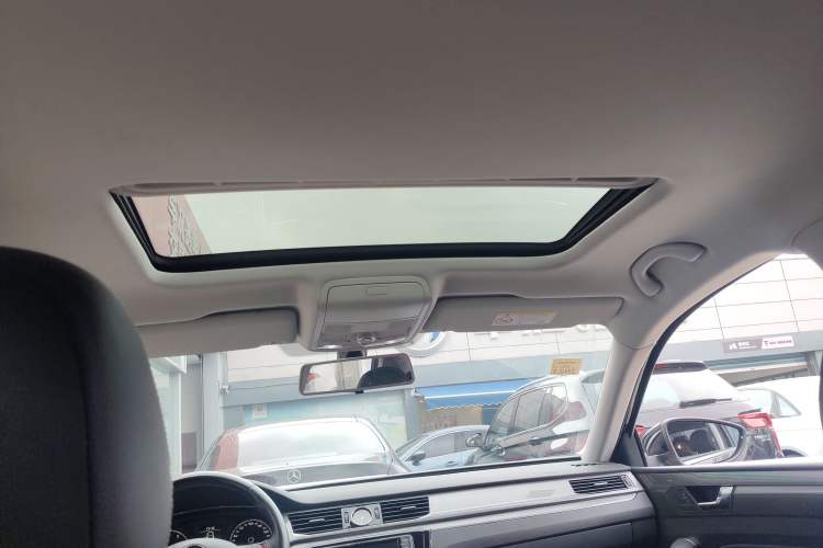 Used Volkswagen Passat 2017 330TSI DSG Luxury Edition
