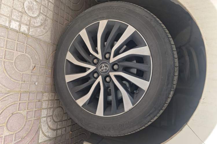 Used Toyota Corolla Hybrid E+ 2019 1.8L E-CVT Leading Edition Right Front Wheel Hub