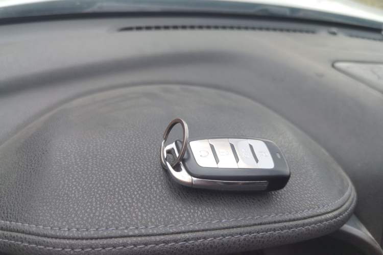 Used CHANGAN CS95 2017 2.0T Two-Wheel Drive Zhitu Edition