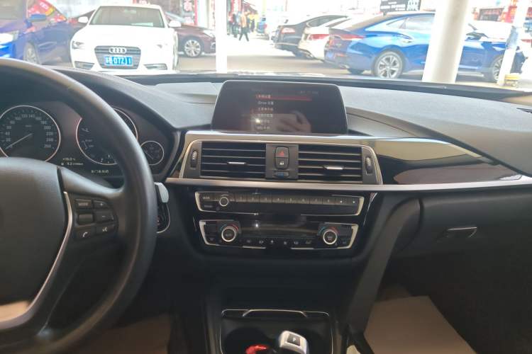 Used BMW 3 Series 2018 320Li Fashion Model
