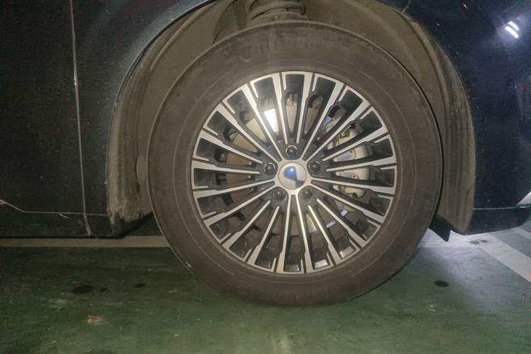 Used Denza D9 2022 DM-i 970 Four-Wheel Drive Prestige Model
