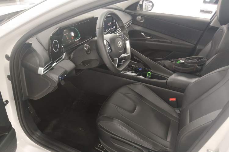 Used Hyundai Elantra 2023 1.5L CVT GLX Elite Edition
