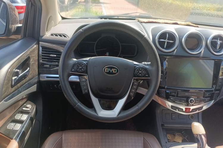 Used BYD S7 2016 2.0T Automatic Prestige Edition
