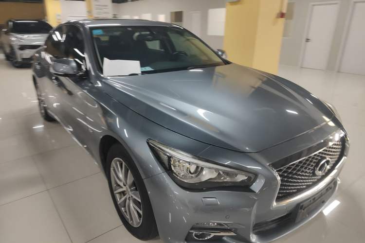 Used Infiniti Q50L 2015 2.0T Enjoyment Edition Front Right 45 Deg