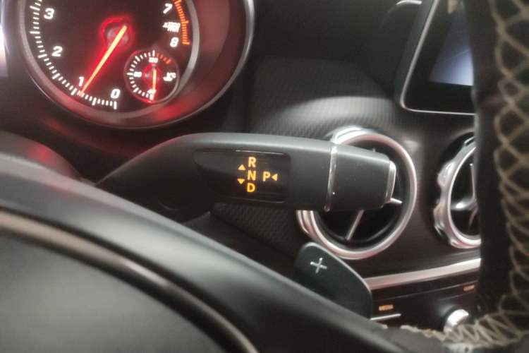 Used Mercedes-Benz GLA 2018 GLA 200 Sport Edition Gear Lever