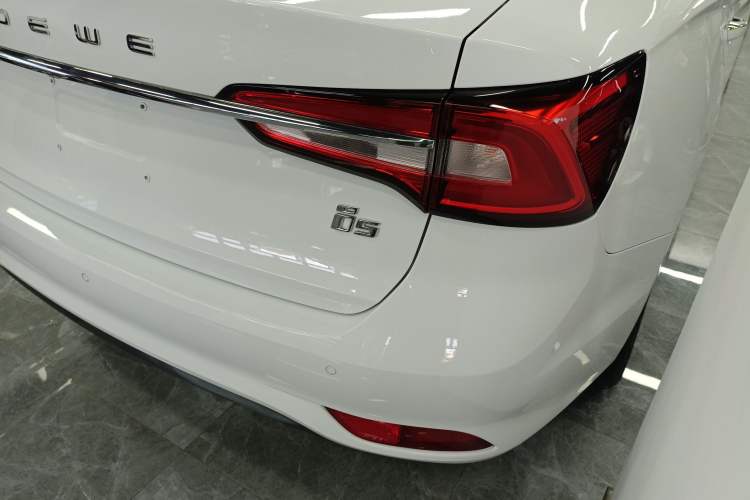 Used Roewe i5 2020 1.5L Automatic 4G Connect Luxury Flagship Edition Exterior 3