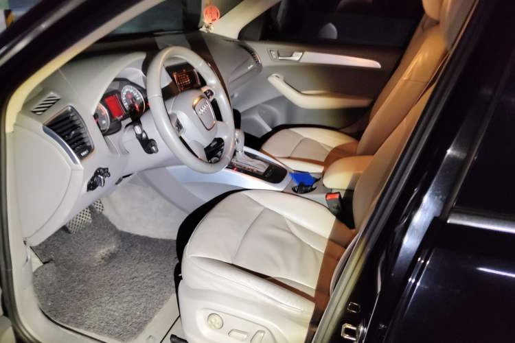 Used Audi Q5 2012 2.0TFSI Technology Model Left Front Seat