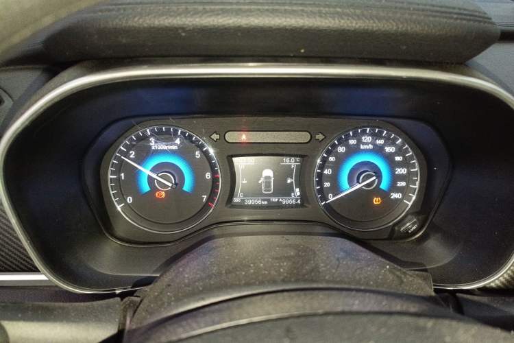 Used Dongfeng Fengon 580Pro 2020 220T Manual Yuling Edition Instrument Cluster