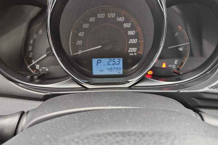 Used Toyota YARiS L Zhi Xuan 2020 1.5L CVT Leading Edition Odometer Close Up