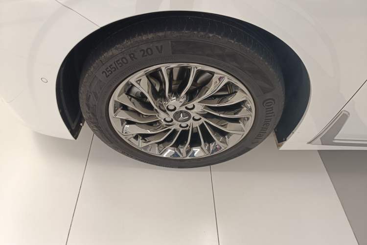 Used VOYAH Dream 2022 Low-Carbon Edition Dream+ Smart Enjoyment Package Left Front Wheel Hub